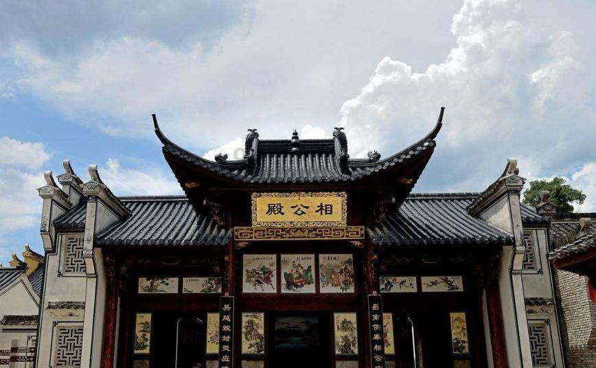 主帅斗法，郭士强略胜刘维伟，国信负龙狮，遭隔扣杨瀚森被针对